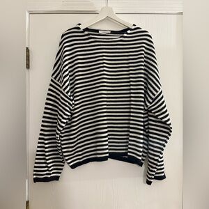 Carly Jean Los Angeles oversized sweater
